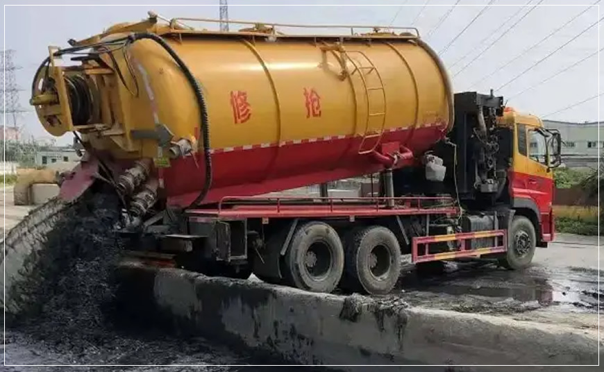 污水池清理 (1).jpg